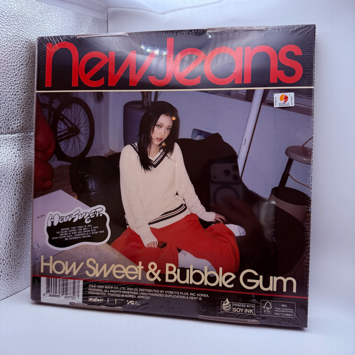New Jeans: How Sweet and Bubble Gum Album - Haerin ver.